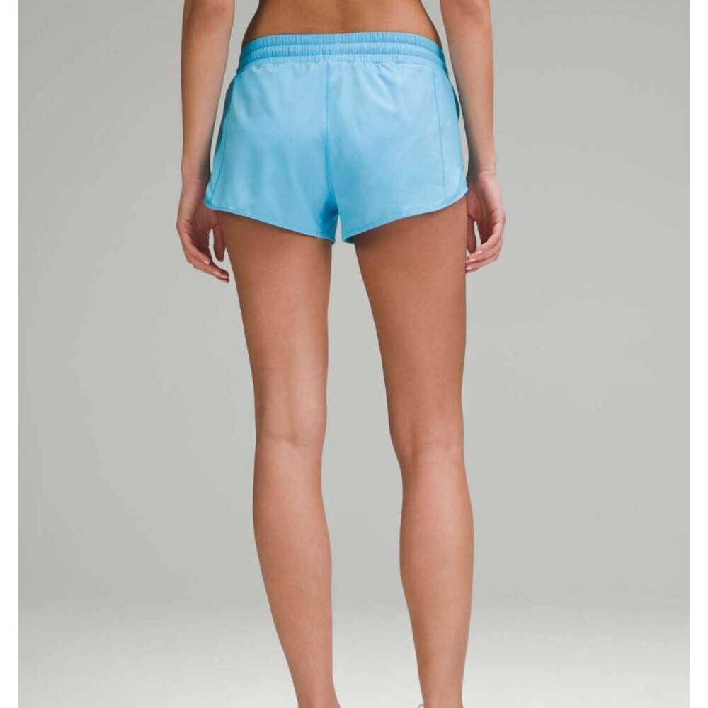 Lululemon Hotty Hot Low-Rise Lined Short 2.5" Kayak Blue Light Size 4 - Picture 2 of 5